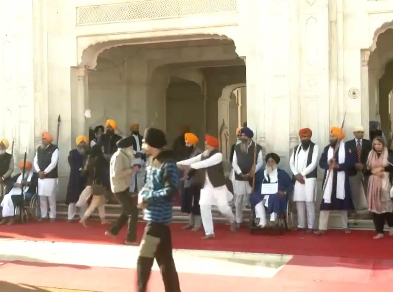 chandigarh, Sukhbir Singh Badal, shot Darbar Sahib  