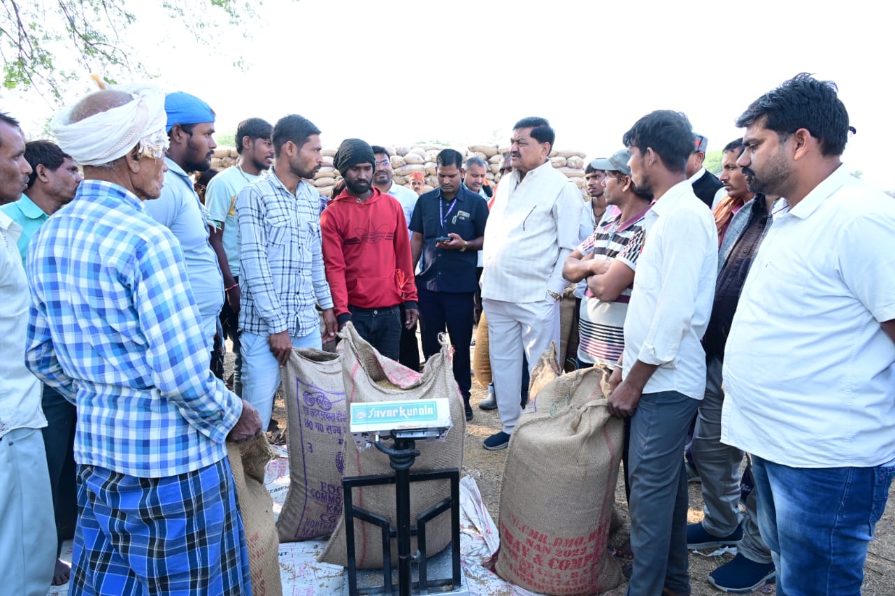 raipur,Food Minister Baghel, inspected various paddy  