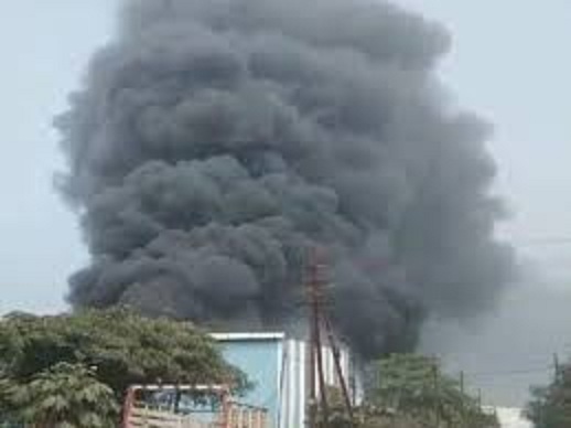 indore,   huge fire broke out ,plastic factory  