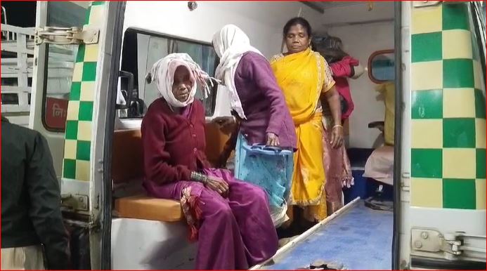 kanker,   pickup vehicle hit , parked tractor