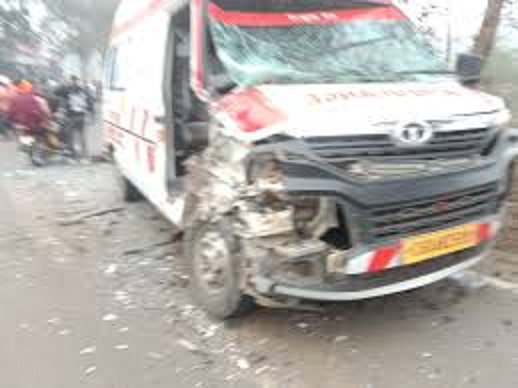 khandwa, Passenger bus ,Janani Express collide  