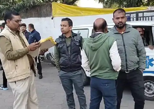 jabalpur,   rod falling ,elderly person 