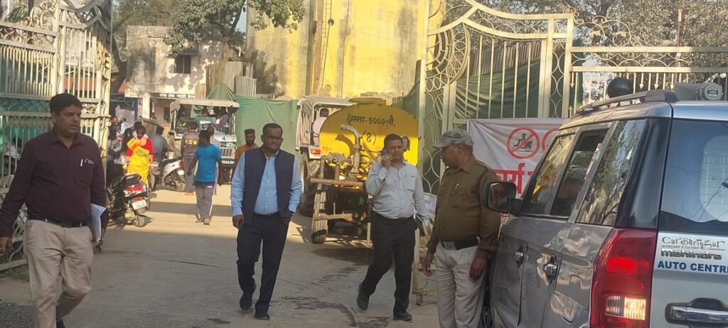 raigarh, Banners being removed, Model Code of Conduct 