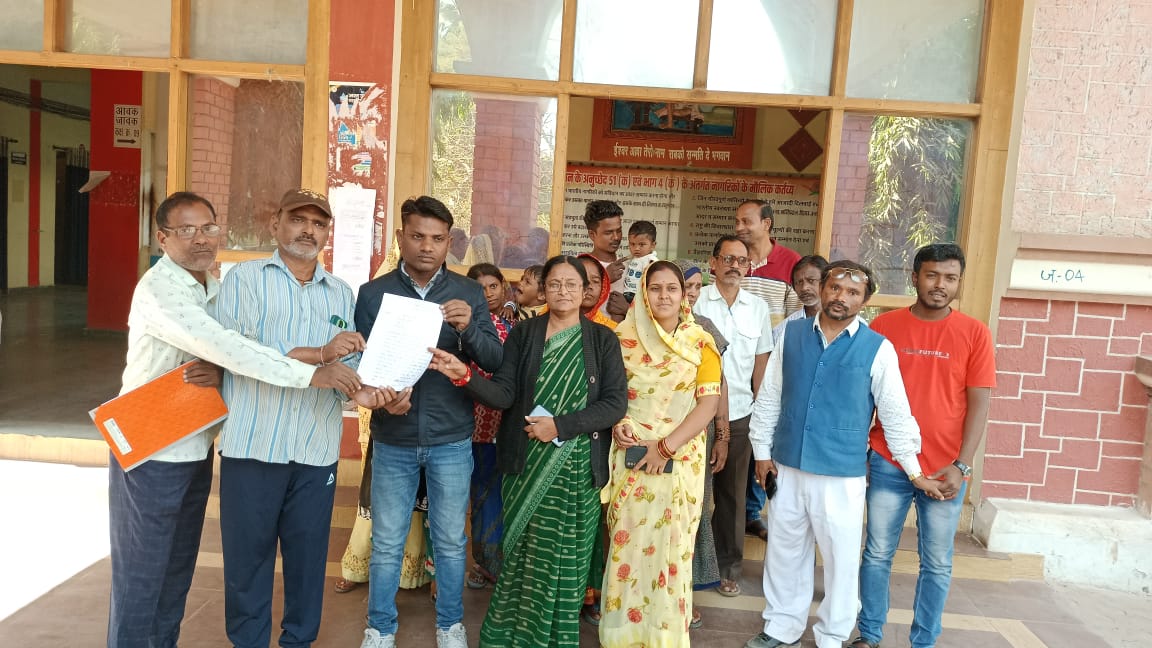 dhamtari, Anganwadi construction  , ward residents angry