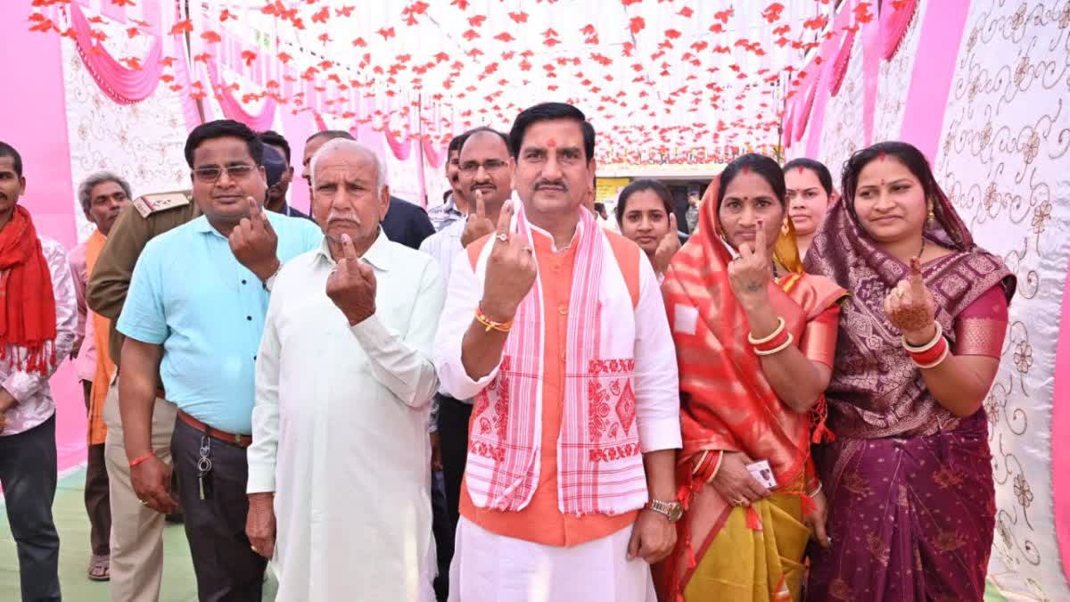 mungeli,   Tokhan Sahu , casted his vote