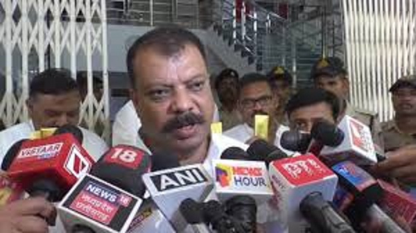 bhopal,  Umang Singar , Income Tax Office