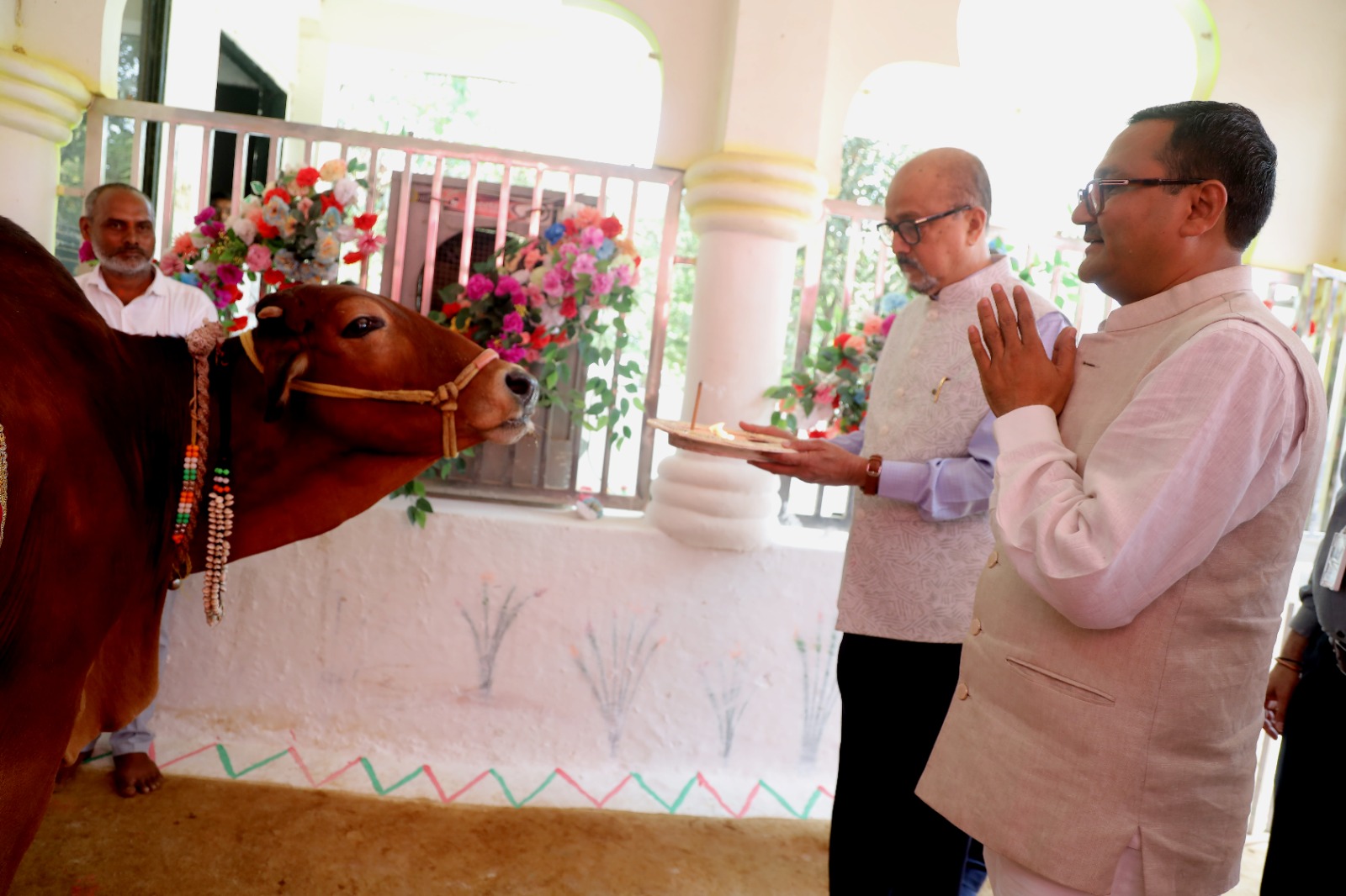 raipur, Governor Ramen Deka, Gaushala