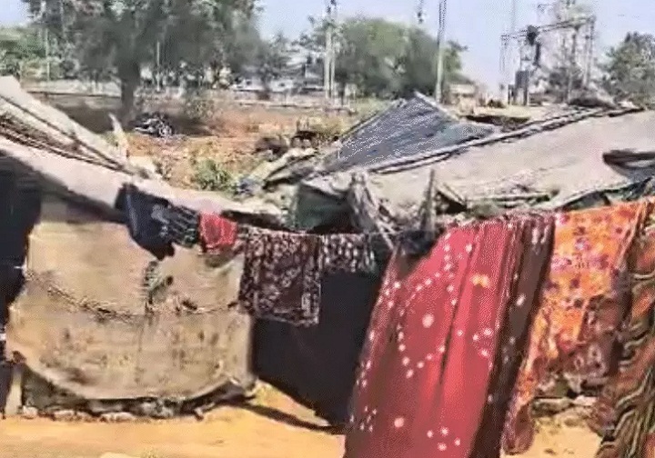 sehdol, Stone pelting, police team 