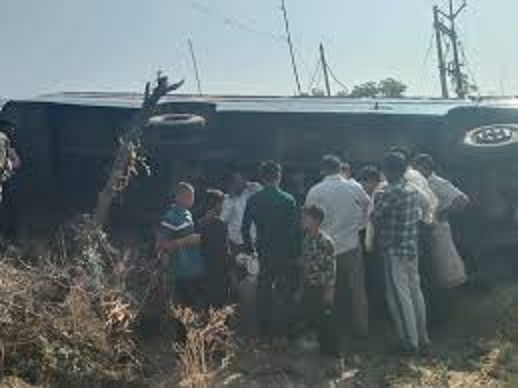 sidhi, Passenger bus, overturned