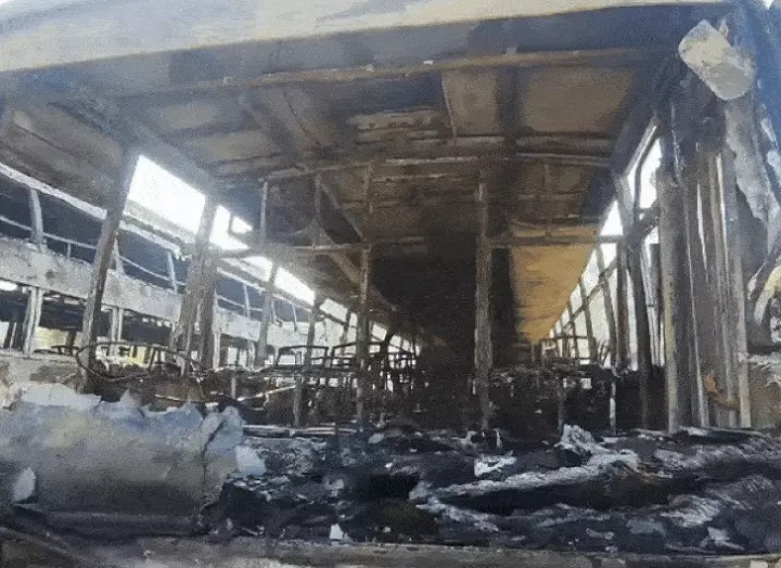 singroli, Two buses parked , caught fire