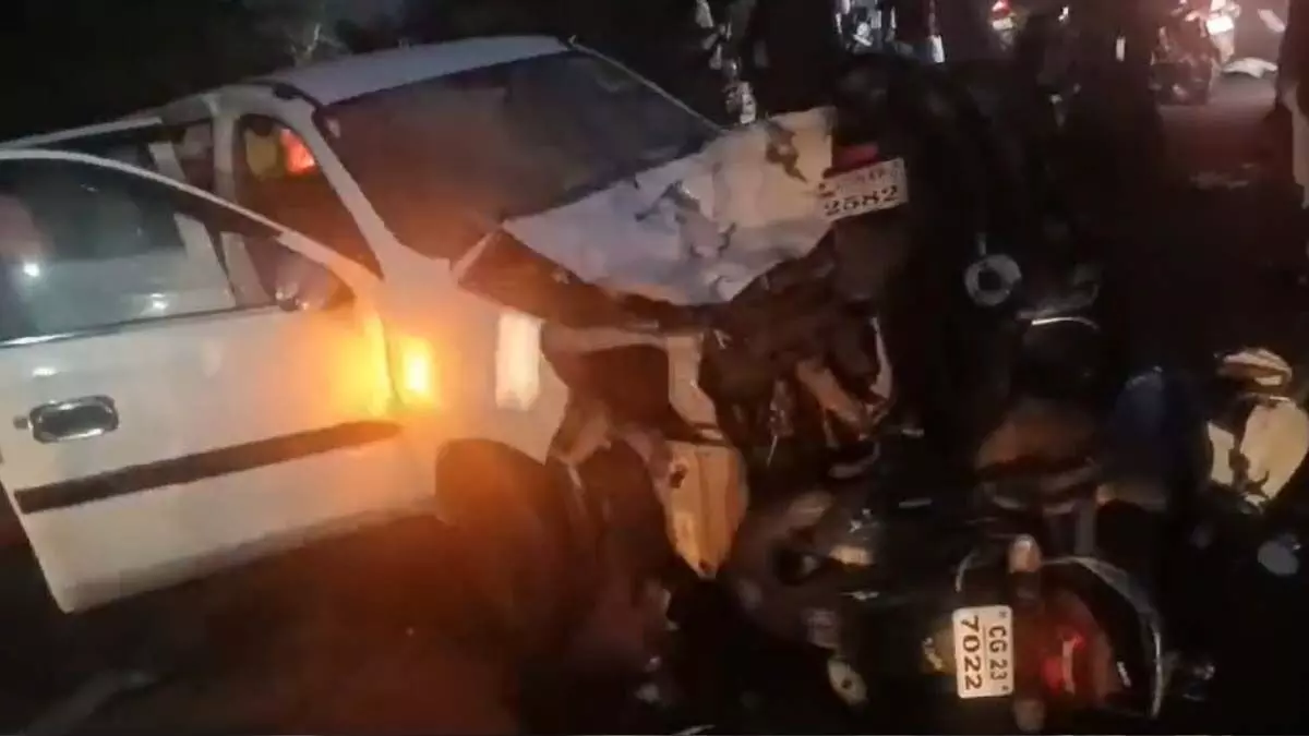 raipur, Three youths died,Alto car in Rajim