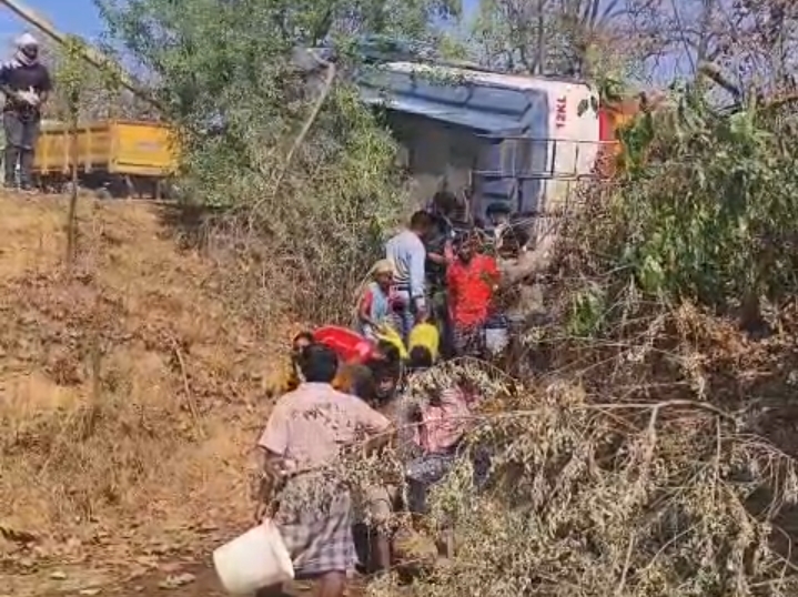 raigarh,   tanker filled with diesel ,electric pole