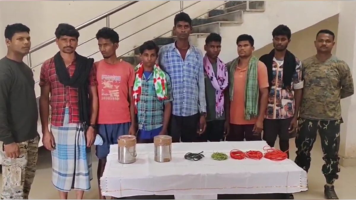 raipur, 13 active Maoists ,arrested 