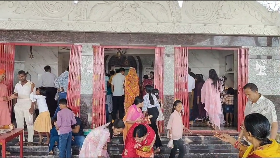 balrampur,Crowds of devotees ,Maa Mahamaya temple  