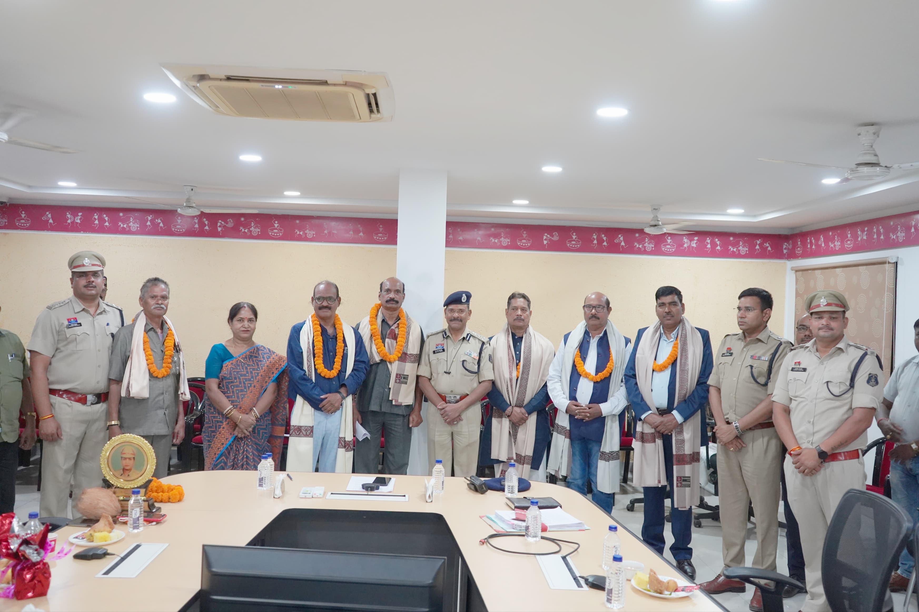 raipur, Retired police officers ,employees given farewell