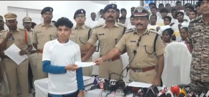 jagdalpur,86 Naxalites, Chhattisgarh surrendered 