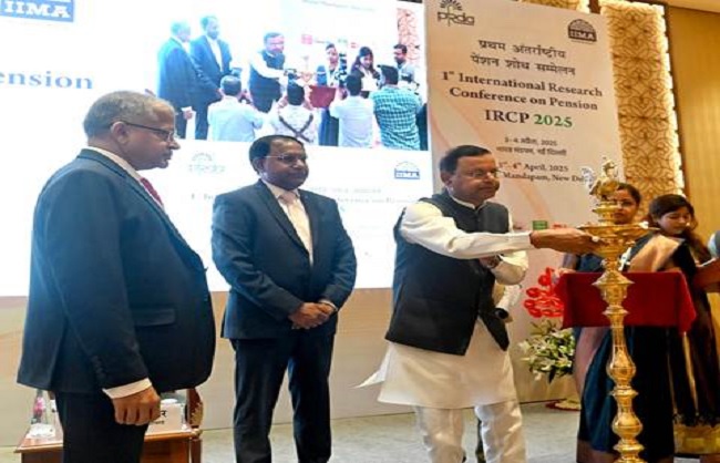 new delhi, Pension for all , Pankaj Chaudhary