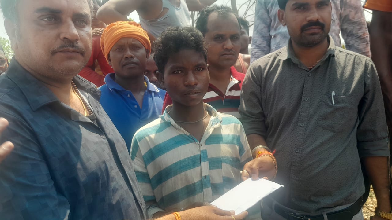 balrampur, Villager dies, Ramanujganj forest area