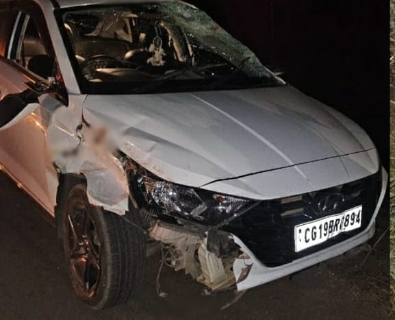 raipur, Car hit bike riders, one youth died  