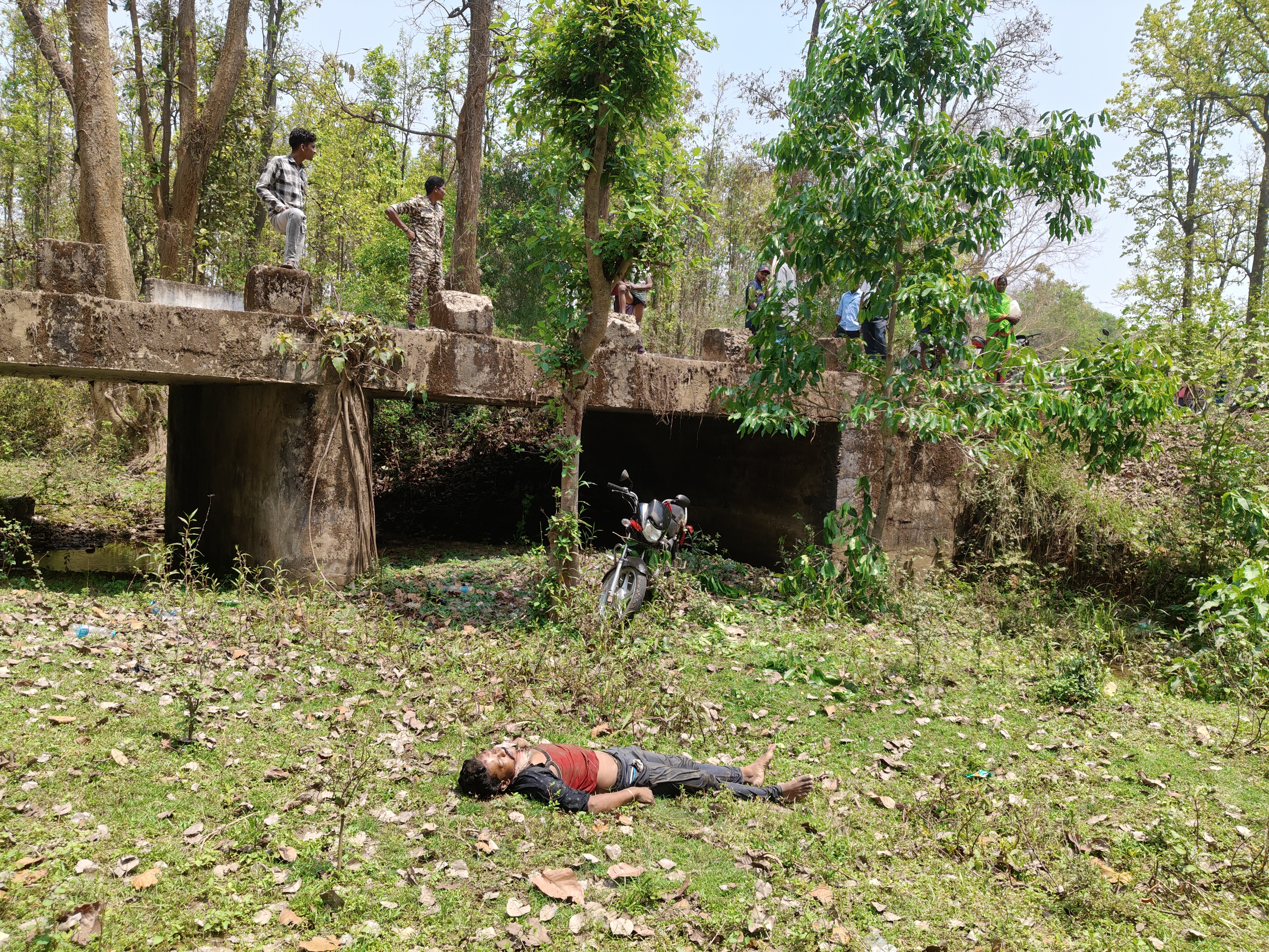 balrampur,  motorcycle went out , bridge
