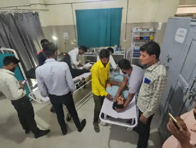 shajapur,   speeding car hit ,  Bullet and two people  