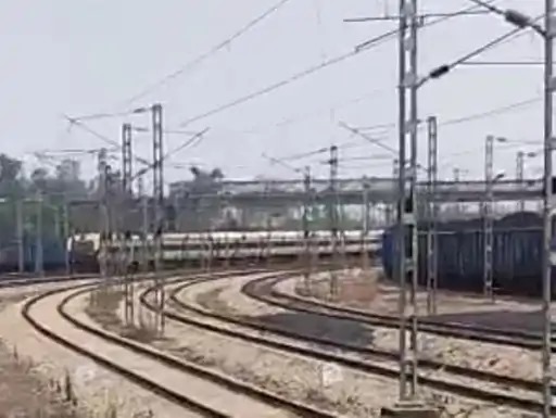 korba, MEMU local, reached New Kusmunda railway 