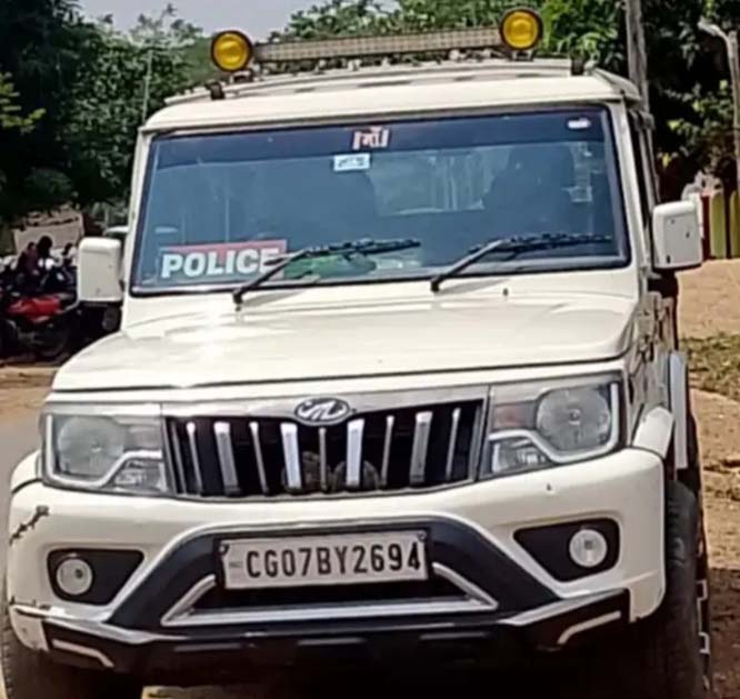 kanker, Bolero vehicle, police board  