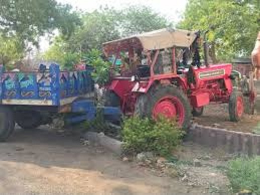 badwani,   tractor ran over, three girls  