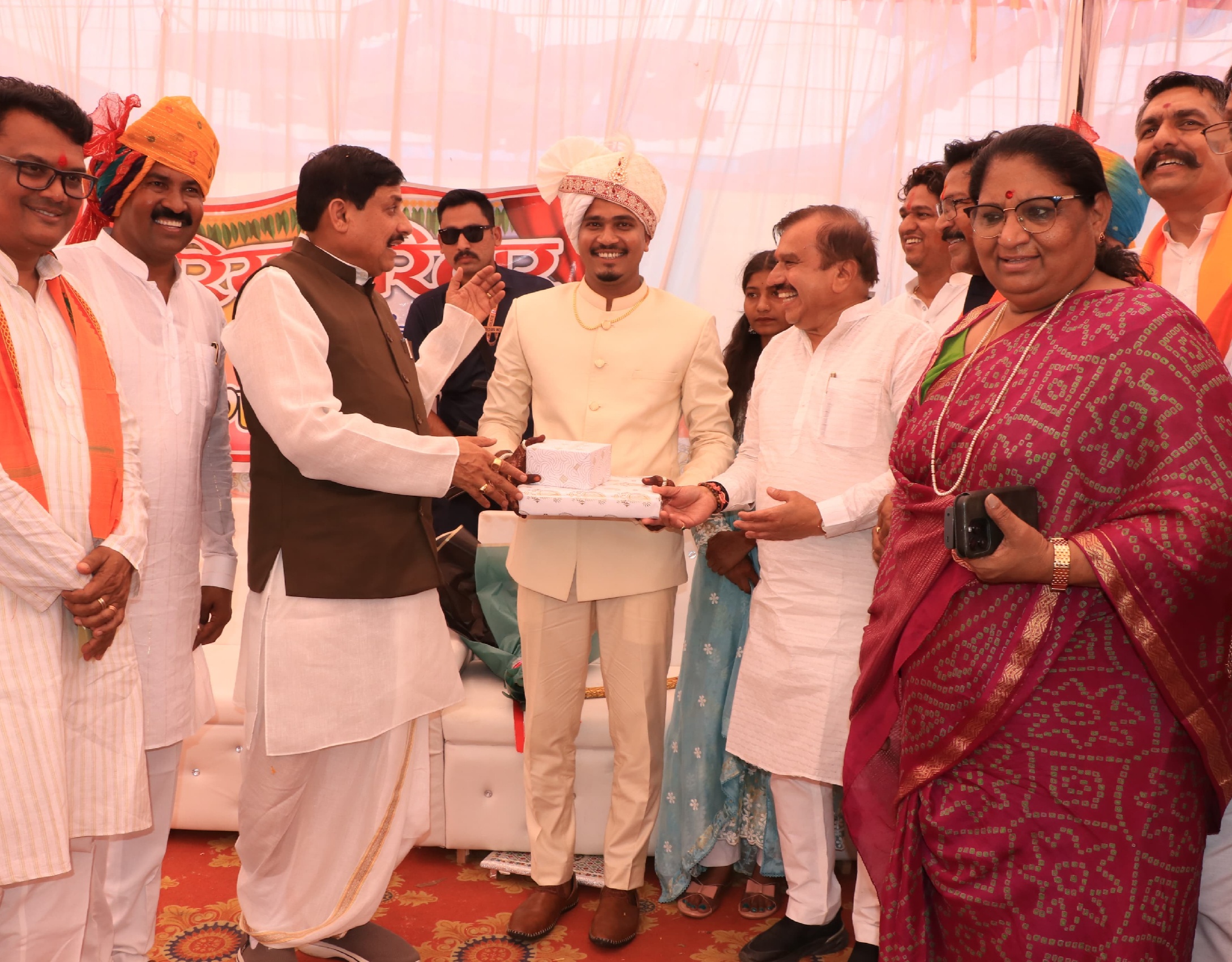 jhabua,   Chief Minister,   drums and mandal