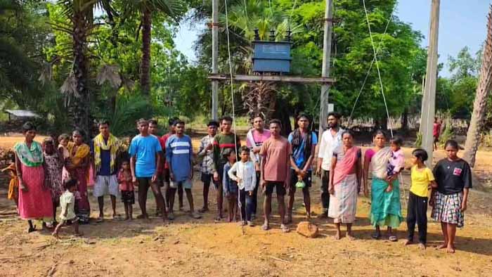sukma,Naxalites ,electricity poles