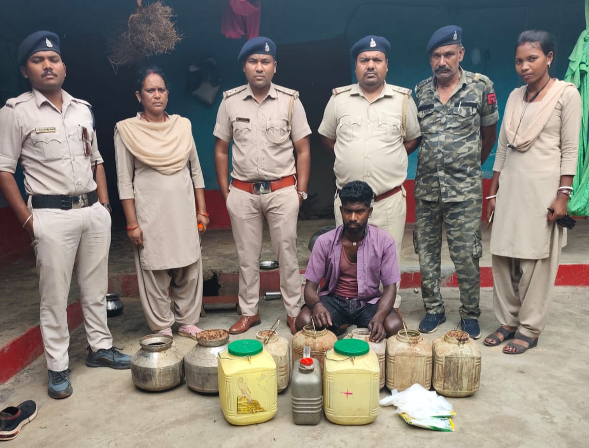 balrampur, One accused arrested , illegal Mahua liquor  