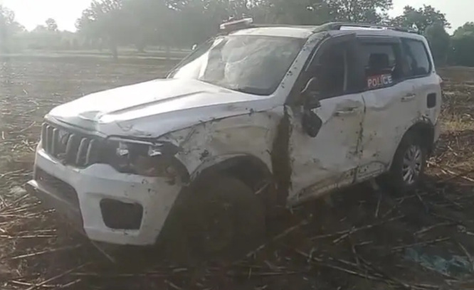 kondagaon, Keshkal BJP MLA, convoy vehicle overturned