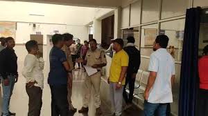 raipur, Car collided ,two bikes 