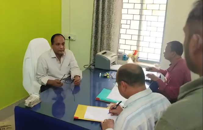 jagdalpur, ACB team arrested, executive engineer  