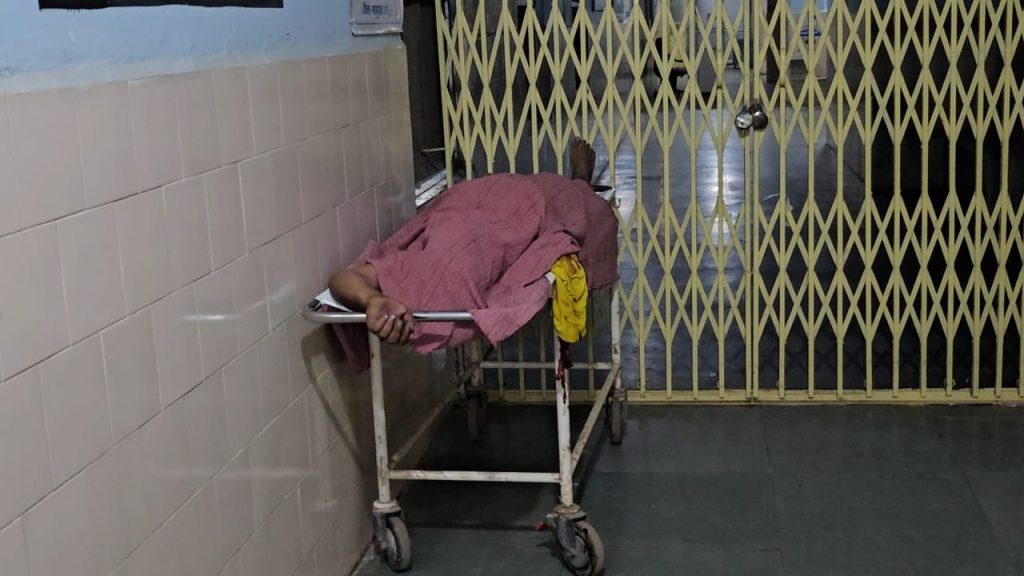 sarguja,   driver died,collision between two trucks  