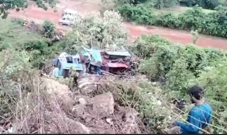 raipur, Borewell vehicle, dead recovered