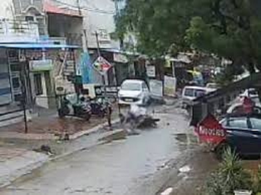 indore, Student dies , road accident 