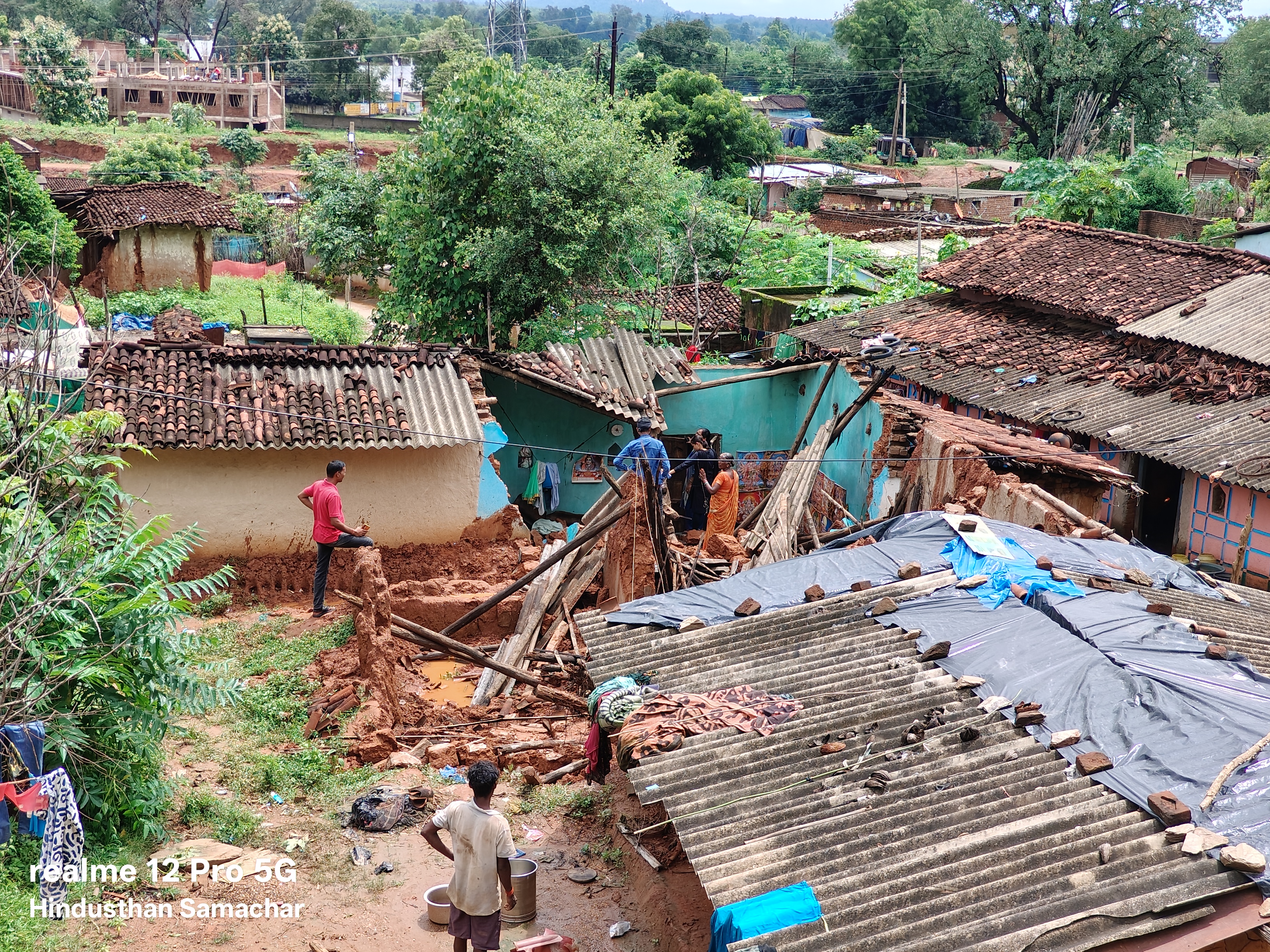 balrampur, House collapsed  , innocent child died  