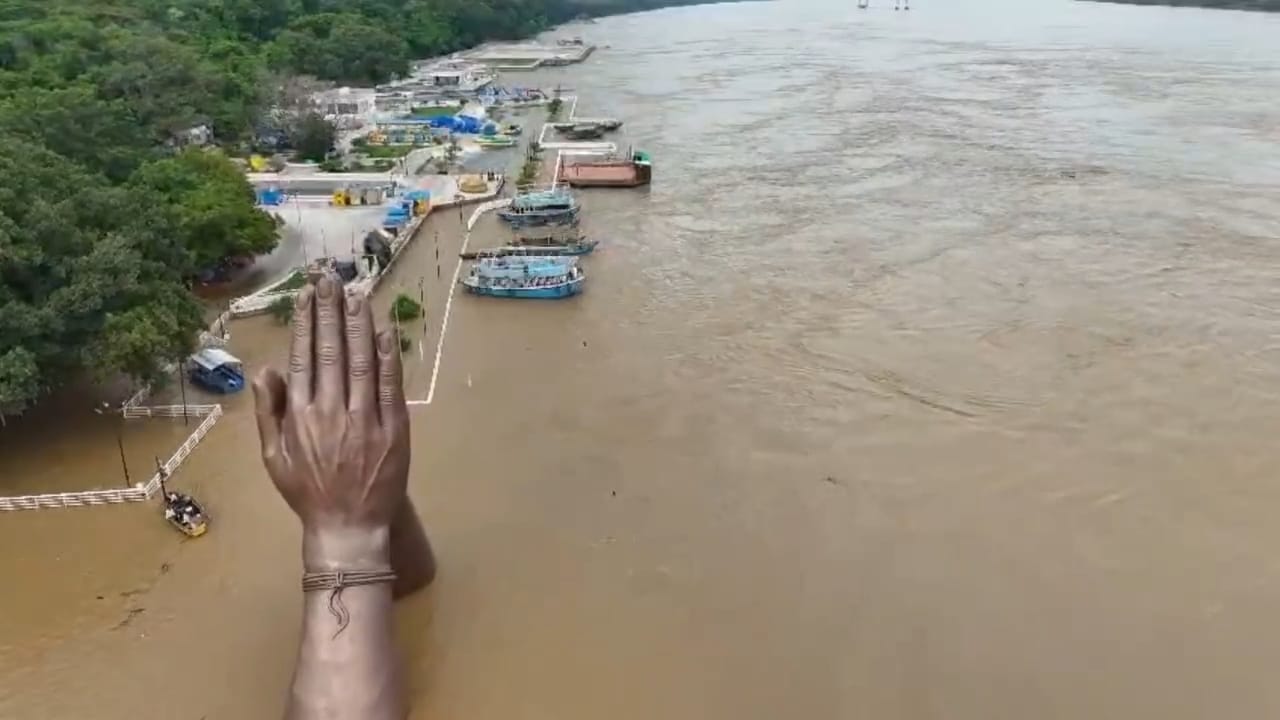 varansi, Ganga above danger mark, situation is bad