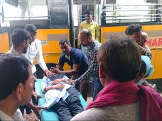 narmadapuram,   school bus , got jammed