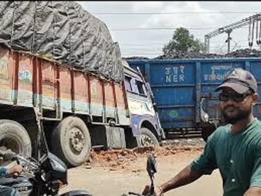 umaria, Uncontrolled truck ,goods train