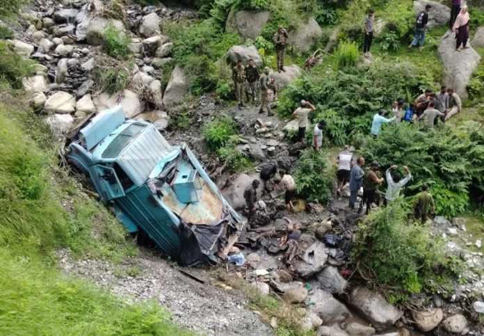 jammu, CRPF vehicle  , three soldiers died