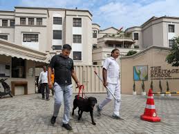 new delhi, 32 schools ,bomb threats