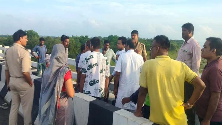 raipur, woman jumped , Mahanadi    bridge