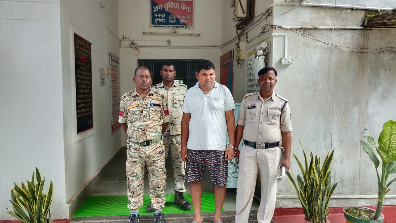 balrampur,   teacher reached , hospital after getting drunk