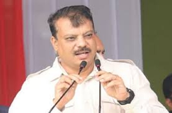 bhopal, Umang Singar, surrounded the government 