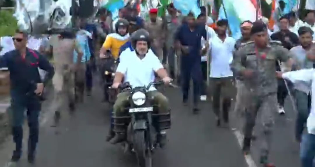 patna,  huge crowd gathered , 