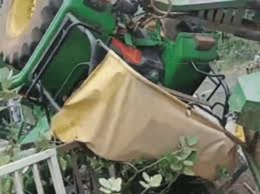 shivpuri,  high speed tractor-trolley, lost control and overturned