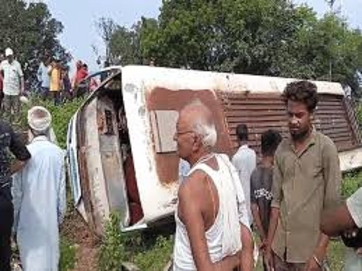 rewa, Passenger buses ,overturned  