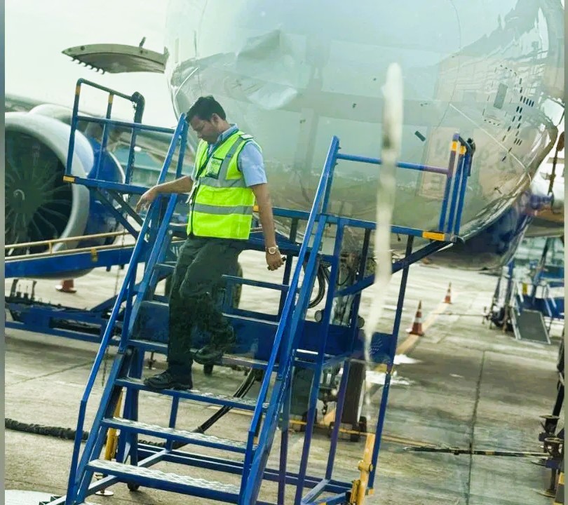 nagpur, Emergency landing , IndiGo flight  